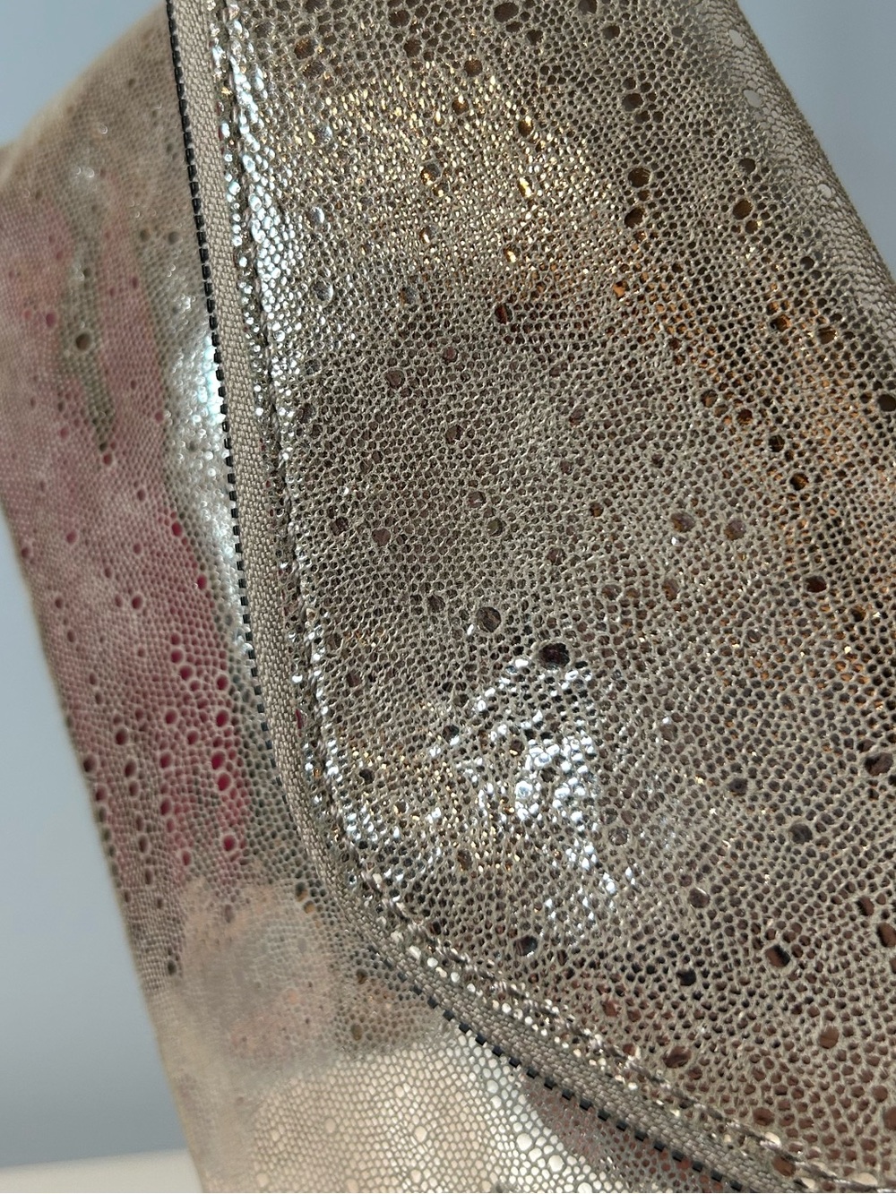 Hobo Daria Metallic Convertible Wristlet Crossbody Bag Clutch Champagne Shimmer - Picture 12 of 12